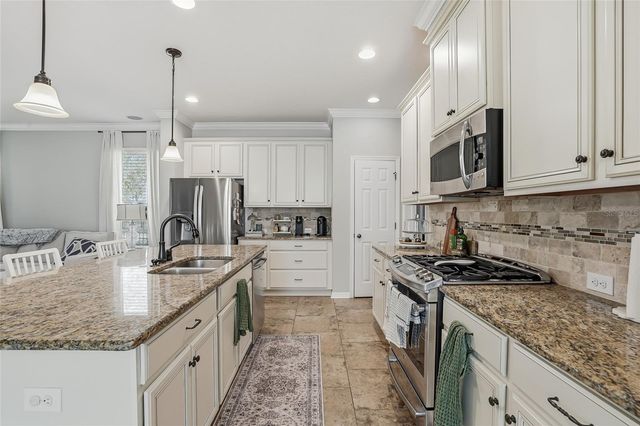 5401 MATCH POINT PLACE, Lithia, FL 33547