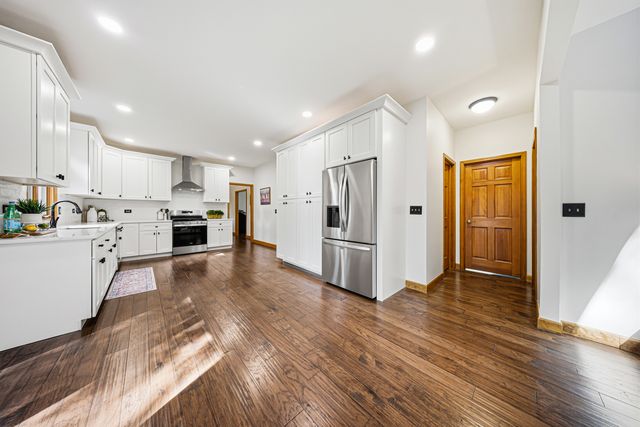 6N679 Colonel Bennett Lane, St. Charles, IL 60175