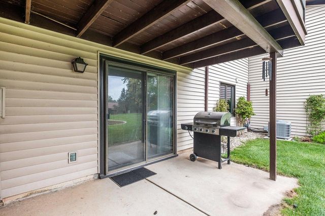 6982 Holly Hill Court SW 30, Byron Center, MI 49315