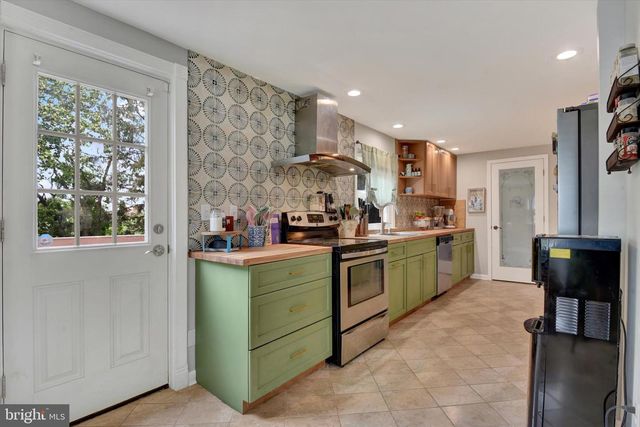 706 W OLD LIBERTY RD, Sykesville, MD 21784
