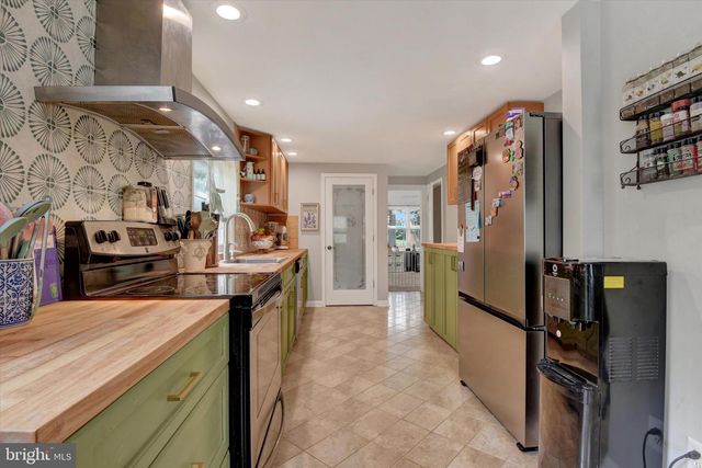 706 W OLD LIBERTY RD, Sykesville, MD 21784