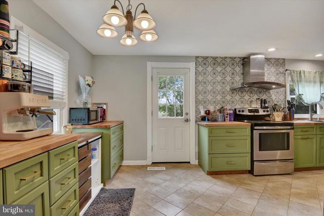 706 W OLD LIBERTY RD, Sykesville, MD 21784