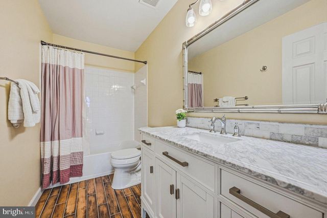 712 WILLINGTON SQUARE WAY, Newark, DE 19711