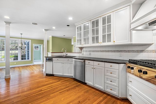 11 Wachusett Rd, Wellesley, MA 02481