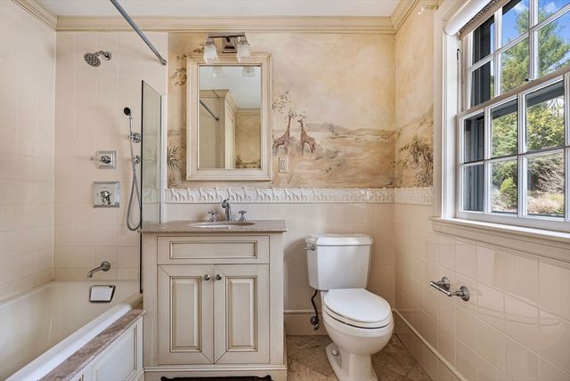 11 Wachusett Rd, Wellesley, MA 02481