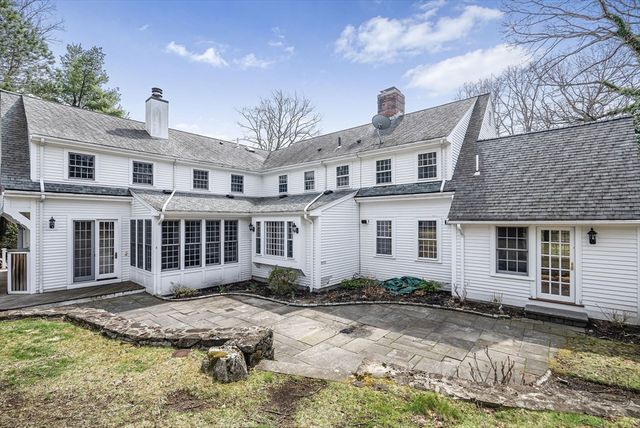 11 Wachusett Rd, Wellesley, MA 02481