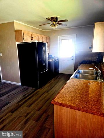 6 LACLEDE DR, Burlington, NJ 08016