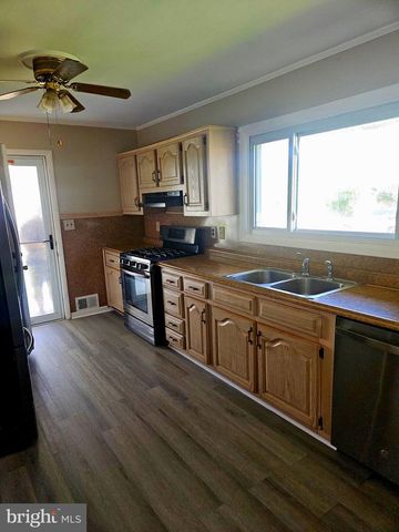 6 LACLEDE DR, Burlington, NJ 08016