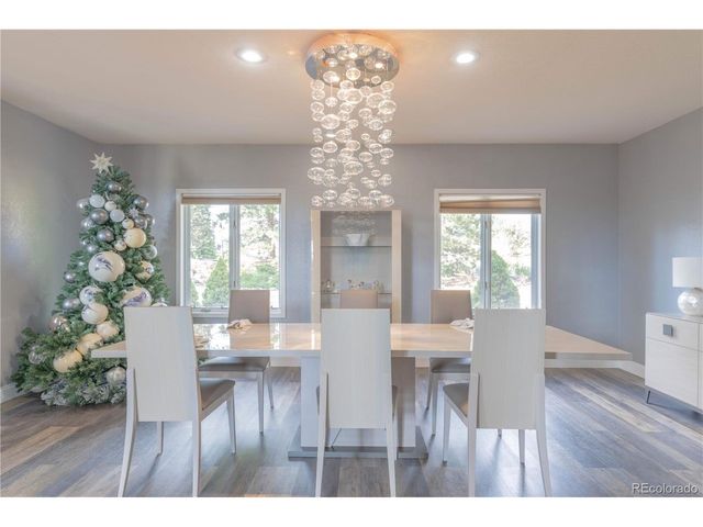 8095 S Oak Hill Cir, Aurora, CO 80016