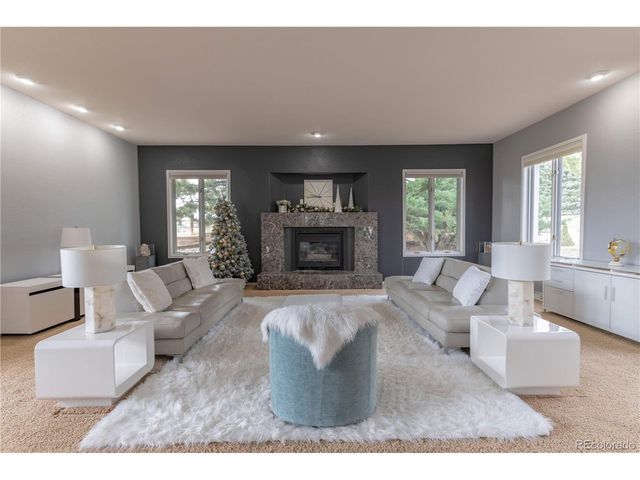 8095 S Oak Hill Cir, Aurora, CO 80016