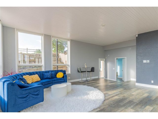 8095 S Oak Hill Cir, Aurora, CO 80016