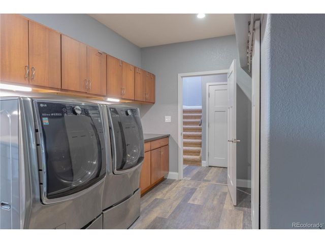 8095 S Oak Hill Cir, Aurora, CO 80016