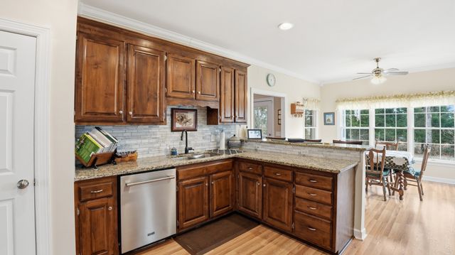 201 Victoria Ct, Tullahoma, TN 37388