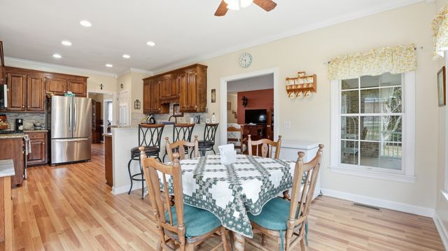 201 Victoria Ct, Tullahoma, TN 37388