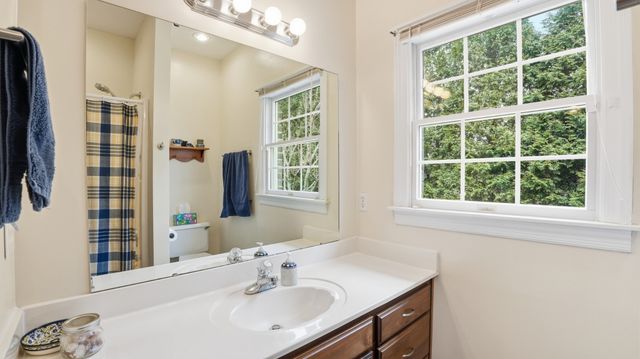 201 Victoria Ct, Tullahoma, TN 37388
