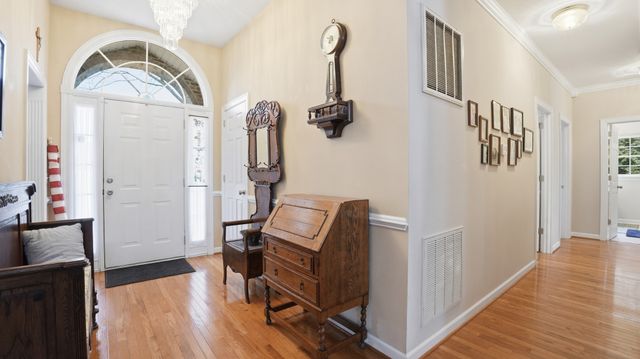201 Victoria Ct, Tullahoma, TN 37388