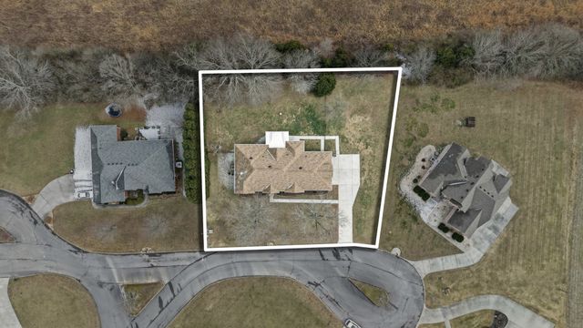 201 Victoria Ct, Tullahoma, TN 37388