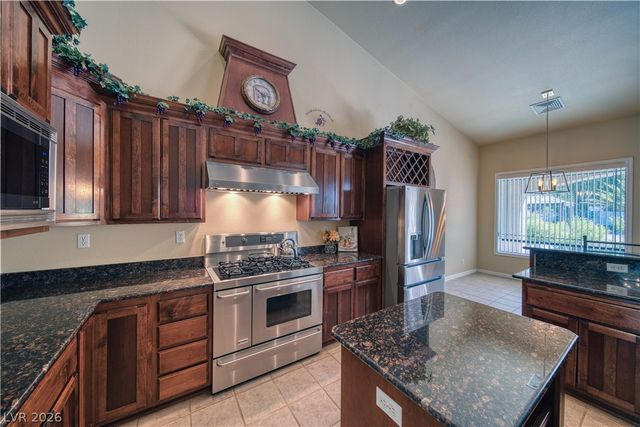2061 Iroquois Avenue, Pahrump, NV 89048