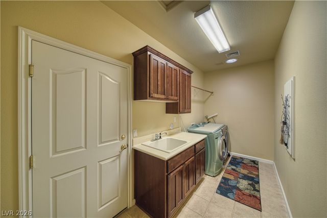 2061 Iroquois Avenue, Pahrump, NV 89048