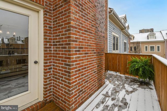 1122-B N STAFFORD ST, Arlington, VA 22201