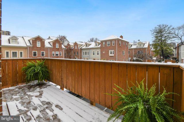 1122-B N STAFFORD ST, Arlington, VA 22201