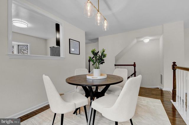 1122-B N STAFFORD ST, Arlington, VA 22201