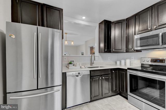 1122-B N STAFFORD ST, Arlington, VA 22201