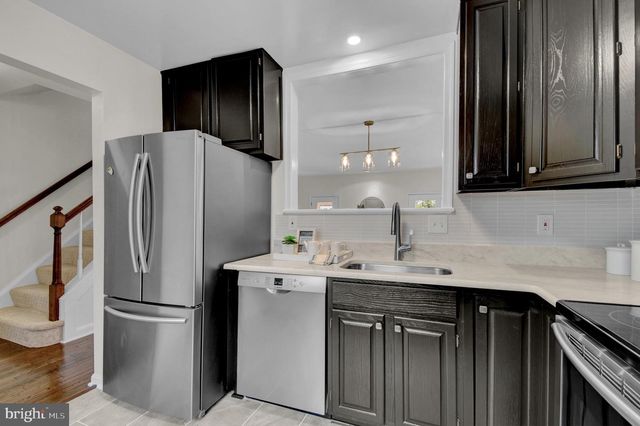 1122-B N STAFFORD ST, Arlington, VA 22201