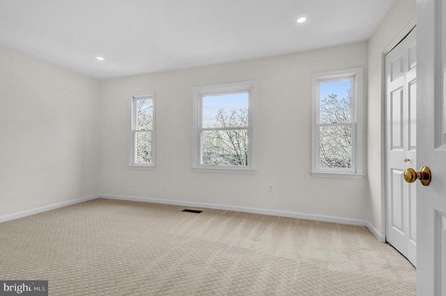 1122-B N STAFFORD ST, Arlington, VA 22201