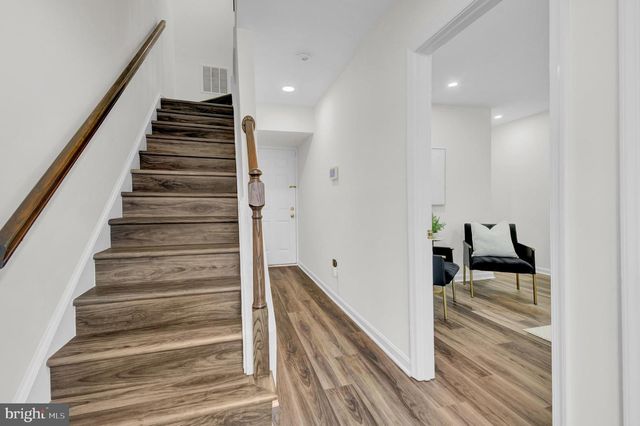 1122-B N STAFFORD ST, Arlington, VA 22201