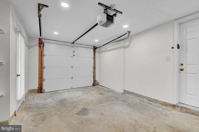 1122-B N STAFFORD ST, Arlington, VA 22201