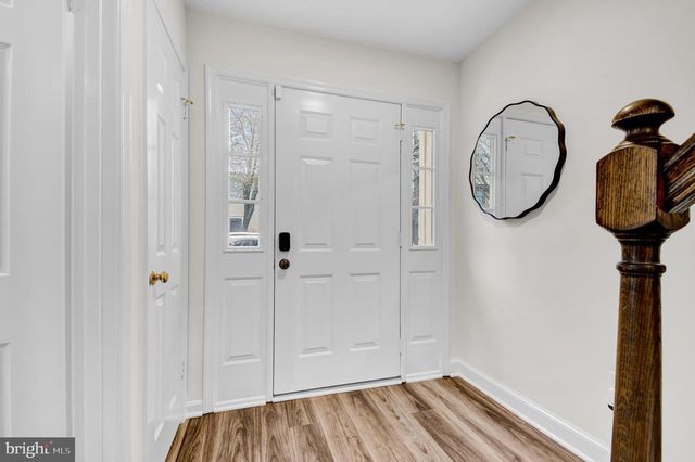 1122-B N STAFFORD ST, Arlington, VA 22201