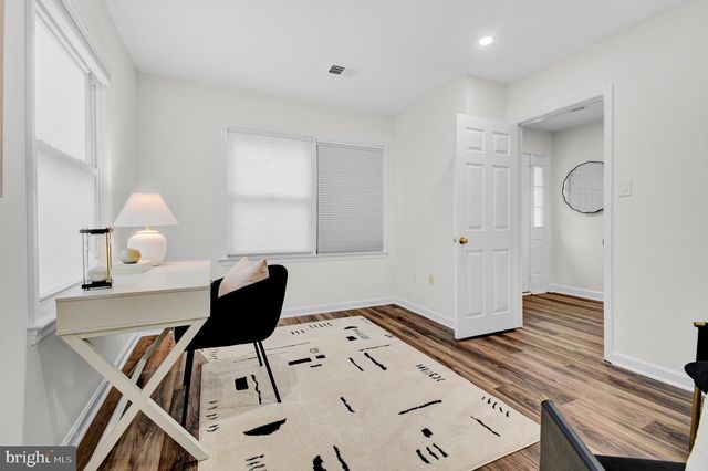 1122-B N STAFFORD ST, Arlington, VA 22201