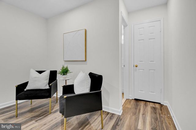 1122-B N STAFFORD ST, Arlington, VA 22201