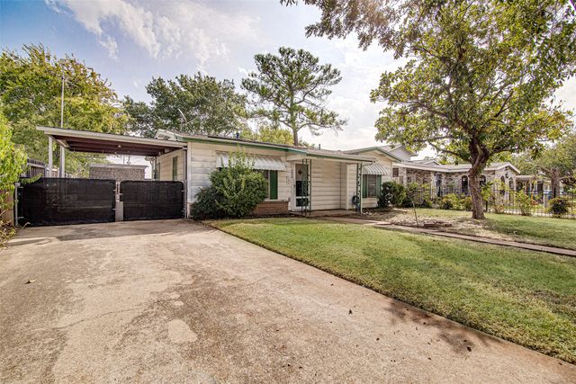 4024 Zwolle Street, Fort Worth, TX 76106