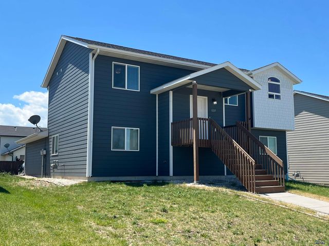 1227 JUNEAU DR, Box Elder, SD 57719