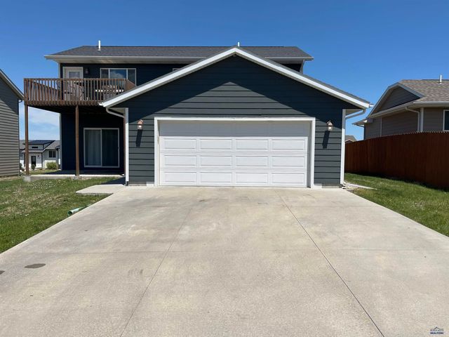 1227 JUNEAU DR, Box Elder, SD 57719