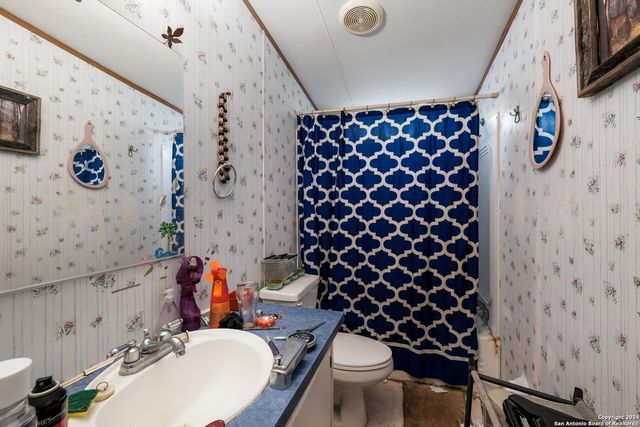 226 COUNTY ROAD 575, Castroville, TX 78009