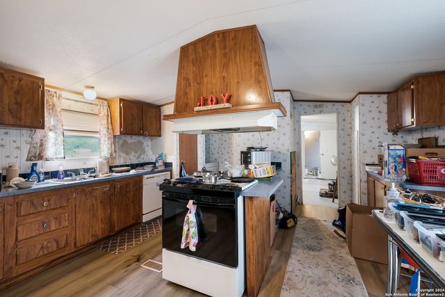 226 COUNTY ROAD 575, Castroville, TX 78009