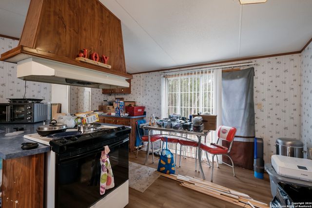 226 COUNTY ROAD 575, Castroville, TX 78009