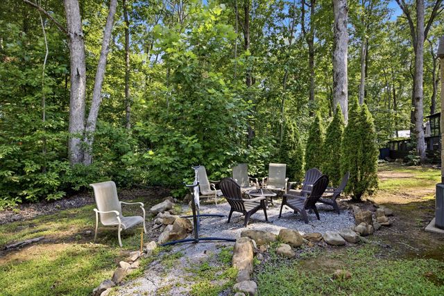 292 Waters Edge Way, Tracy City, TN 37387