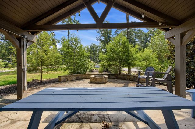292 Waters Edge Way, Tracy City, TN 37387