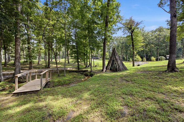 292 Waters Edge Way, Tracy City, TN 37387