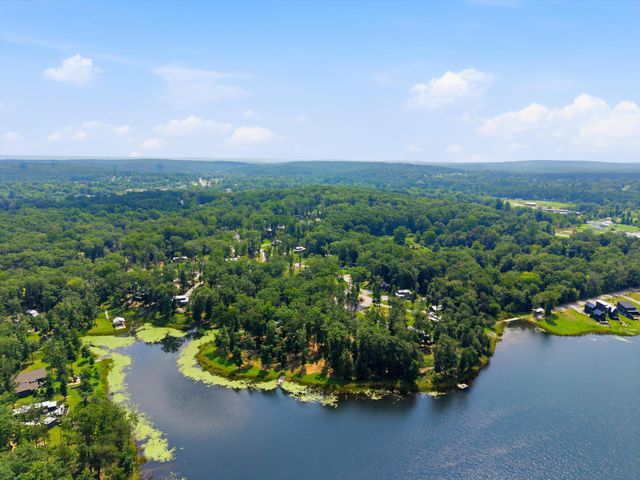 292 Waters Edge Way, Tracy City, TN 37387
