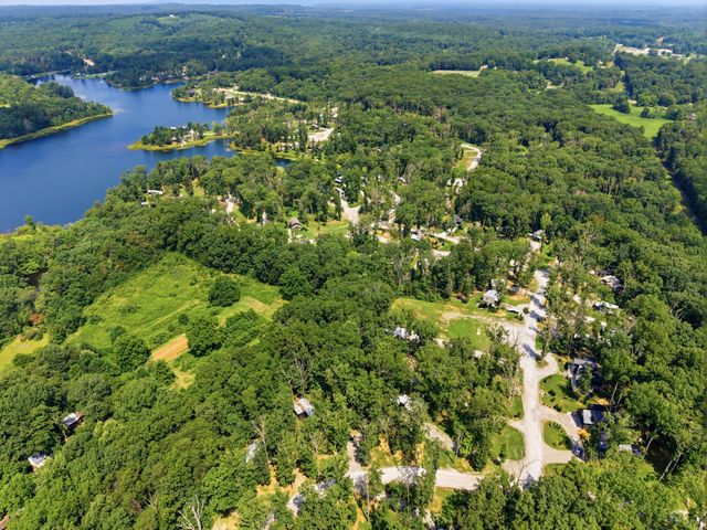 292 Waters Edge Way, Tracy City, TN 37387