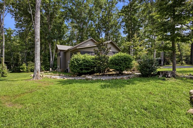 292 Waters Edge Way, Tracy City, TN 37387