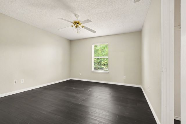 2016 Cardinal Lane, Lewisville, TX 75077