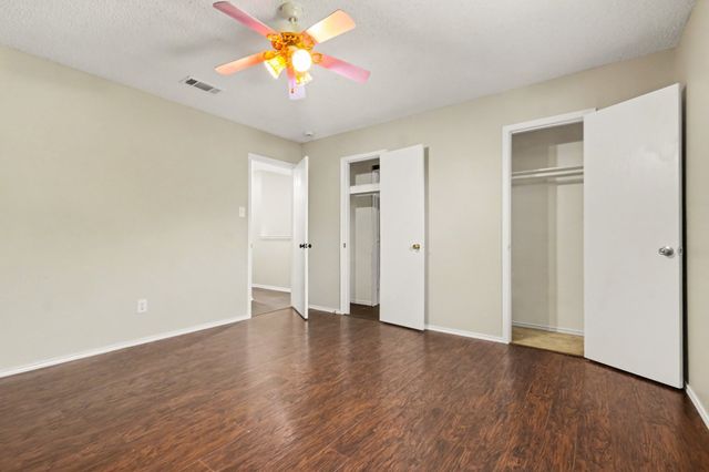 2016 Cardinal Lane, Lewisville, TX 75077