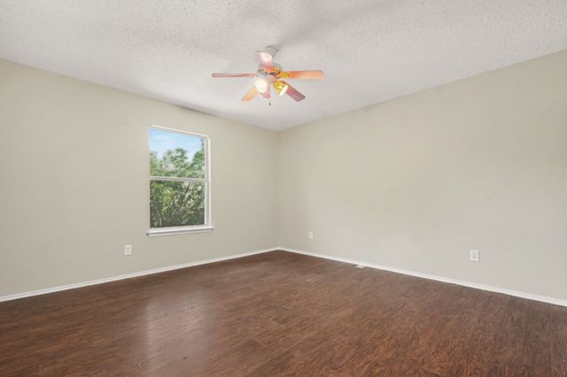 2016 Cardinal Lane, Lewisville, TX 75077