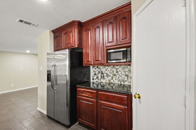 2016 Cardinal Lane, Lewisville, TX 75077
